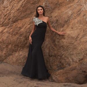 Mac Duggal 11810 Womens Black Crepe One Shoulder Gown With Flower 4